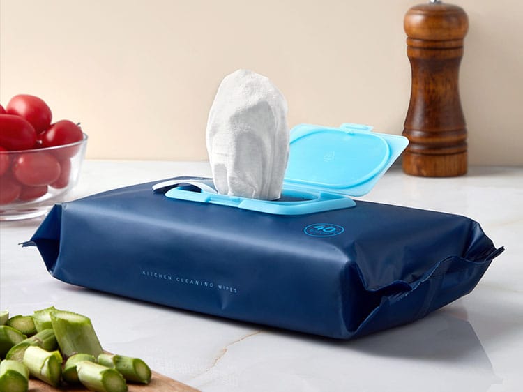 What Defines a High-Quality Wet Wipes OEM Manufacturer