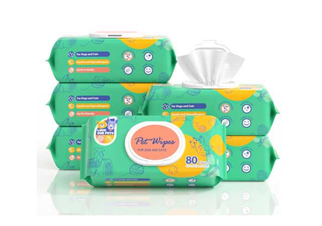 A stack of Sywipe dog grooming wipes packages, conveniently designed for deep cleaning pet fur, muddy paws, and skin during daily grooming.